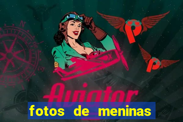 fotos de meninas de cabelo cacheado no espelho