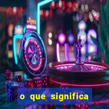o que significa sonhar dobrando roupas